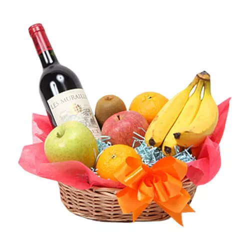 Gift Basket Of Fruits & Juice