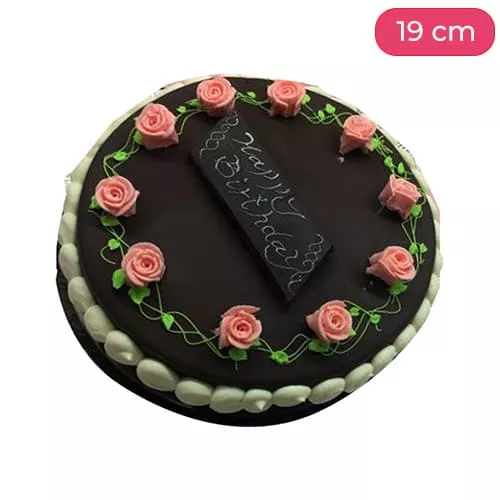 Chocolate Cake With Rose Toppings
