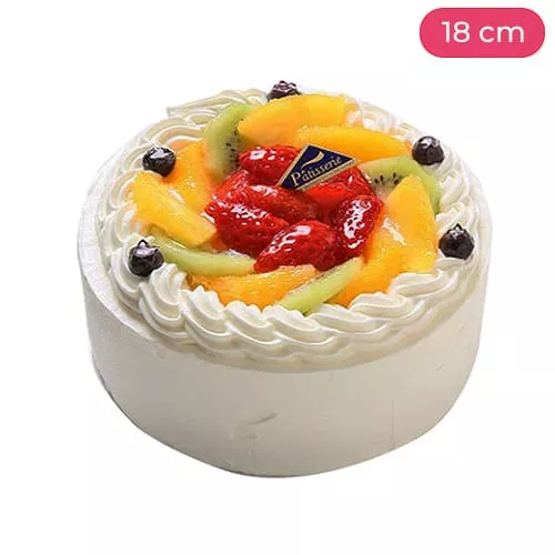 Luxurious Cake with Mix Fruits