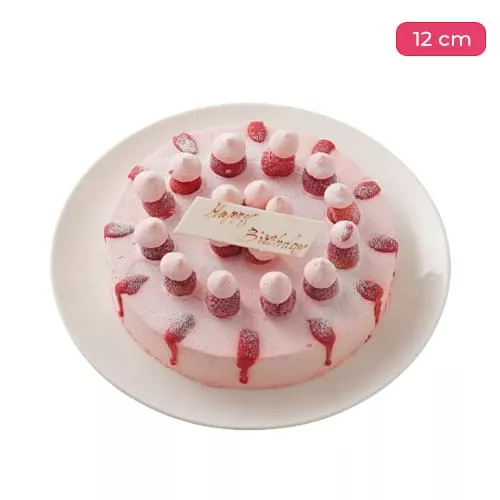 Cake With Strawberry Sauce