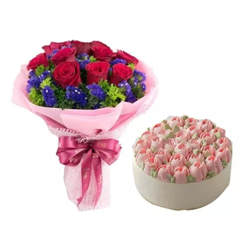 Exquisite Gift Set With Cake & Flowers